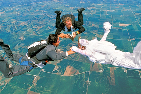 Свадьба в воздухе — необычное решение. Фото с сайта svadba-63.com