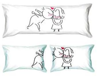 Подушки и спальное белье — практичный подарок для двоих. Фото с сайта jette.ru