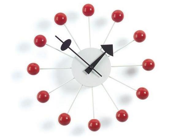 Часы из чупа-чупсов. Фото с сайта Основа часов — деревянная катушка. Фото с сайта ww.liveinternet.ru