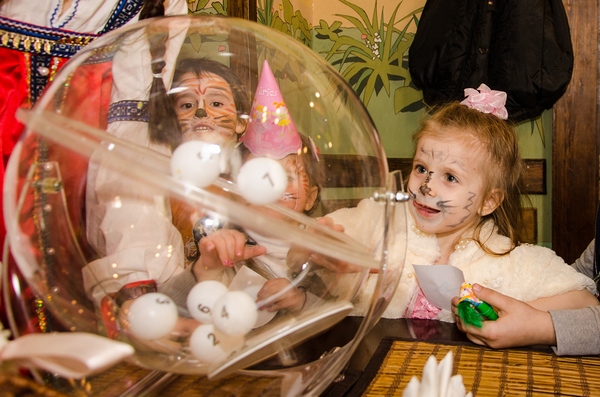 Игры для детей: лотерея. Фото с сайта chudograd.ru 