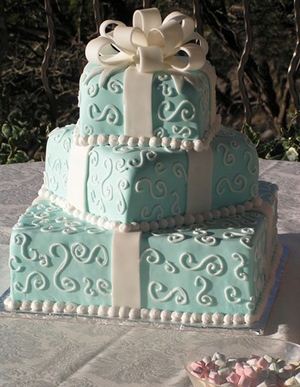 Шикарный торт. Фото с сайта http://lulusvadba.ru/