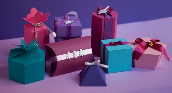 Упаковываем  подарки в красивые коробочки ручной работы. Фото с сайта krasivajaledi.ru