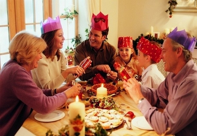 Праздник за семейным столом. Фото с сайта kakprosto.ru 