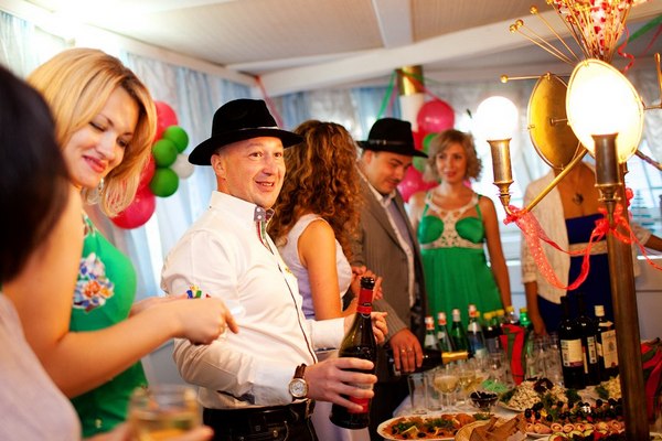 Развлечения для гостей должны быть разнообразными. Фото с сайта vashevent.ru