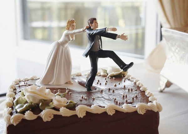 Одноярусные торты — отличное решение для небольшой свадьбы. Фото с сайта afisha.ufa1.ru