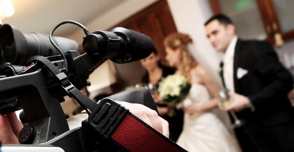 Критерии выбора оператора на свадьбу. Фото с сайта videonik.net.ua