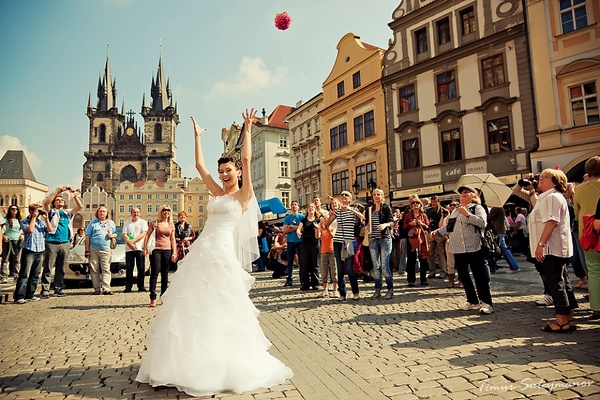 Свадьба в Чехии: прогулка по Праге. Фото с сайта serdolik-wedding.ru