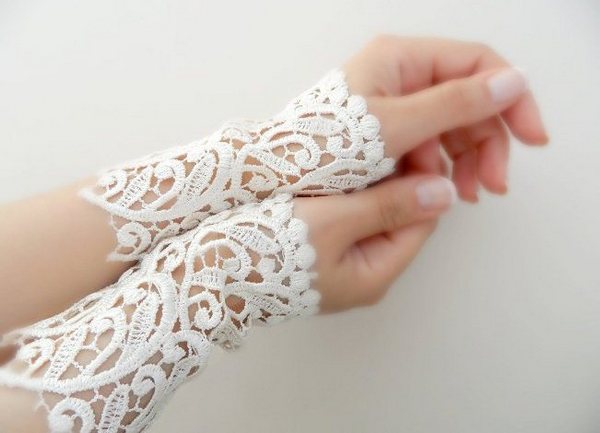 Кружевные перчатки до запястя. Фото с сайта womanadvice.ru