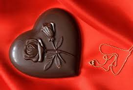 Шоколадное сердечко в подарок. Фото с сайта pozdravlenie.biz