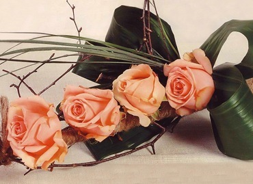 Оригинальный букет из роз. Фото с сайта http://flowers.cveti-sadi.ru/