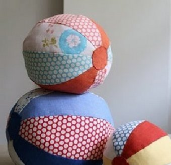 Мяч из ткани. Фото с сайта moikompas.ru/