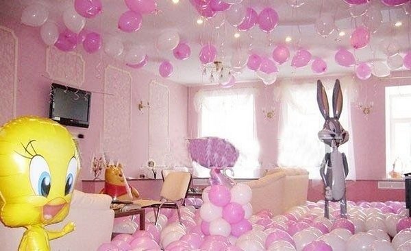 Как оформить праздник шарами. Фото с сайта happy46.ru