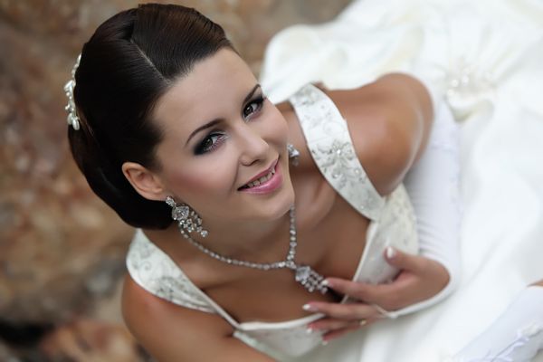 Украшения для невесты: правила выбора. Фото с сайта svadba-tour.com