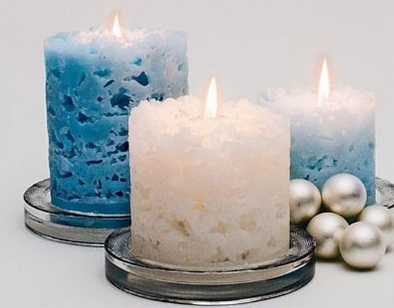 Свеча — прекрасный подарок и незаменимый аксессуар на Рождество. Фото с сайта http://crestik.ucoz.ru/