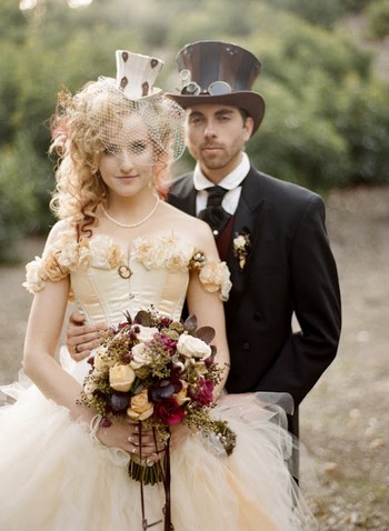 Как устроить свадьбу в стиле Алисы в стране чудес. Фото с сайта svadba-msk.ru