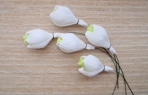 Выкладываем красиво цветы. Фото с сайта http://content.podarki.ru/