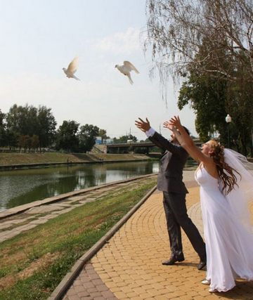 Символичный момент на свадьбе. Фото с сайта bezsuety.com