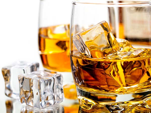 Виски: как пить и выбирать напиток правильно. Фото с сайта flagvruki.com