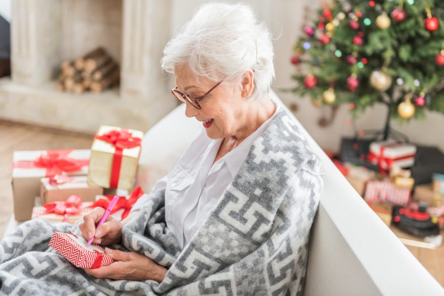 Новогодние подарки для любимой бабушки - список идей