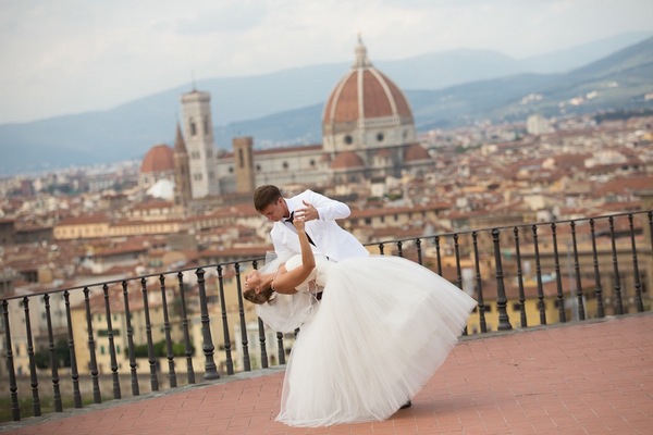 Свадьба за границей: что нужно знать молодоженам. Фото с сайта www.exclusiveweddingsinitaly.eu