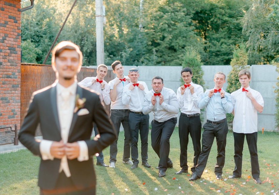 Мужской образ на свадьбу без костюма: что надеть гостю